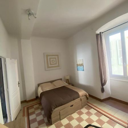Appartement Climatise,Idealement Situe 100M Du Vieux Port. Bastia  Bagian luar foto