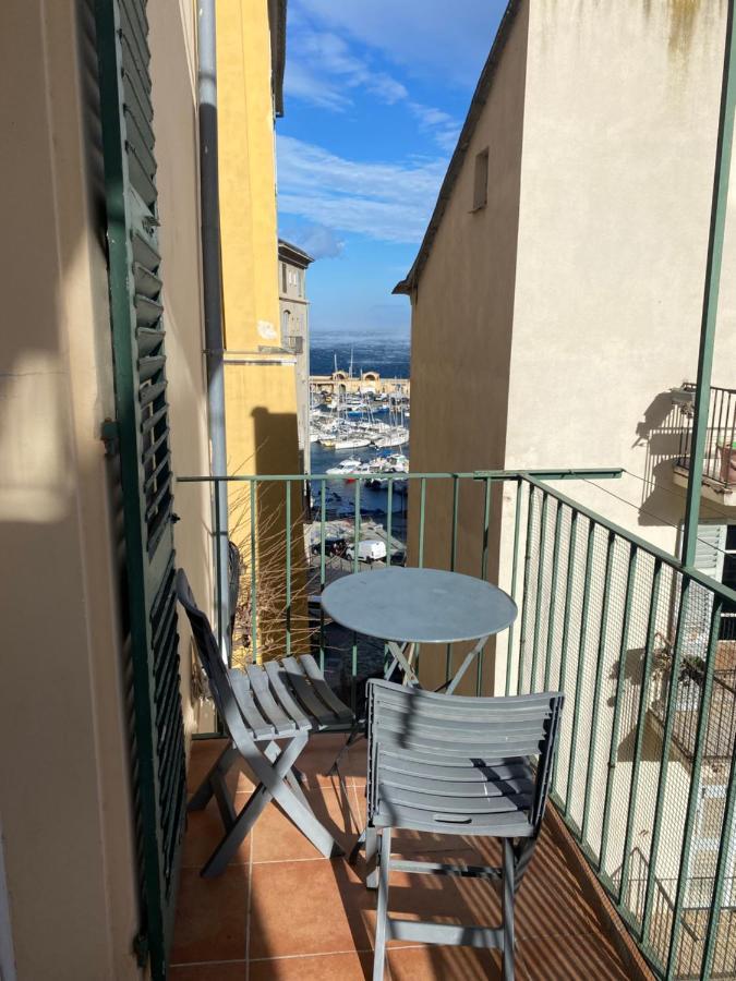Appartement Climatise,Idealement Situe 100M Du Vieux Port. Bastia  Bagian luar foto